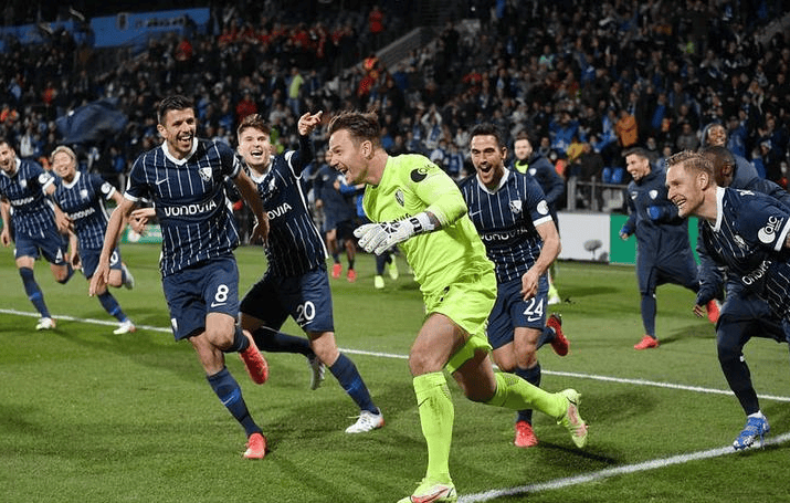  德国杯倒计时，埃因霍温关键时刻迎来里程碑，细节引发关注，球迷炸锅，年轻球员得到机会-体育赛事直播